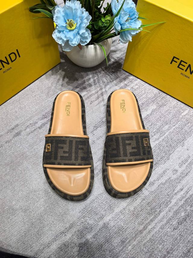 橙子出厂价 FENDI 芬迪春夏新款 FF字母印花厚底拖鞋 休闲凉拖码数：35-41