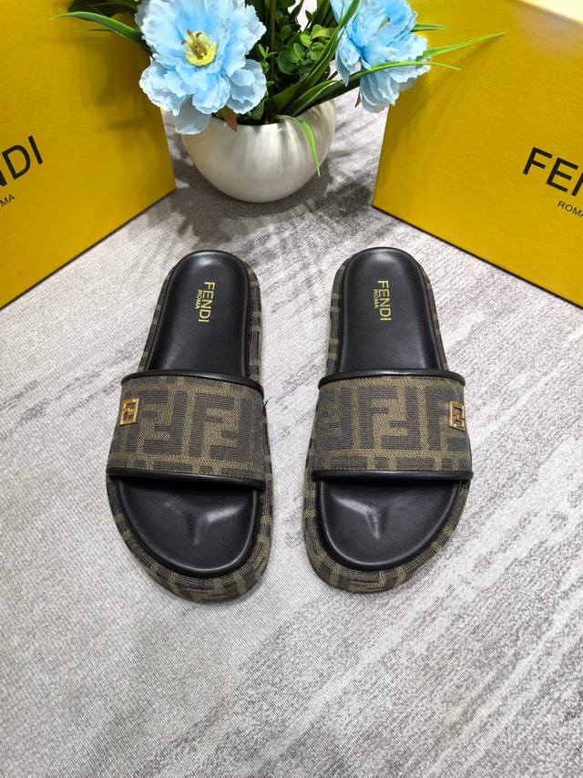 橙子出厂价 FENDI 芬迪春夏新款 FF字母印花厚底拖鞋 休闲凉拖码数：35-41