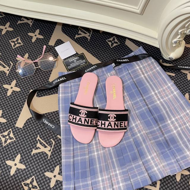 橙子出厂价 CHANEL 香奈儿春夏新款 刺绣字母平底拖鞋 一字拖鞋 沙滩凉拖码数：35-41