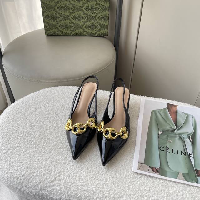 出厂： GUCCI 古驰2025顶级专柜 新款限定官网上新 独家首发 GUCCI 古驰 25S 猪鼻子猫跟凉鞋 古驰凉鞋 Gucci美鞋 GUCCI25春季新品
