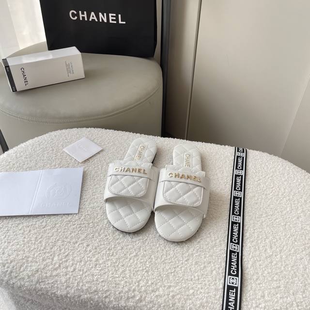 出厂： CHANEL 香奈儿 2025顶级专柜 早春新款官网上新 独家首发 香奈儿CHANEL25SS 早春 字母扣平底拖 CHAENL 拖鞋 CHANEL鞋控