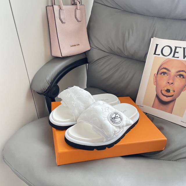 出厂： LOUIS VUITTON 路易威登2025顶级专柜官网上新 顶级首发 LV 25SS 平底拖 Lv拖鞋 Lv潮鞋 Louis Vuitton小红书最新