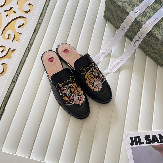 出厂： GUCCI 古驰2025顶级专柜 新款限定官网上新 独家首发 GUCCI 古驰 25SS 经典全系半拖 单鞋 一脚蹬 毛半拖 Gucci半拖 Gucci