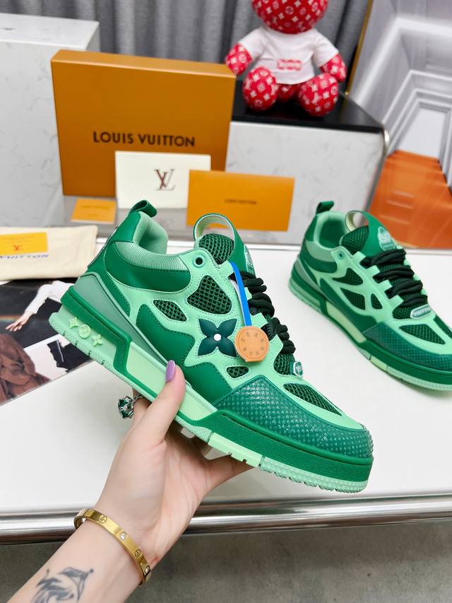 LOUIS VUITTON LV路易威登 男女同款 ！鞋底超级轻便，天花板级 油边工艺！ 鞋面：3D彩印摔纹牛皮！耐磨防滑三色TPU大底！ 35-46