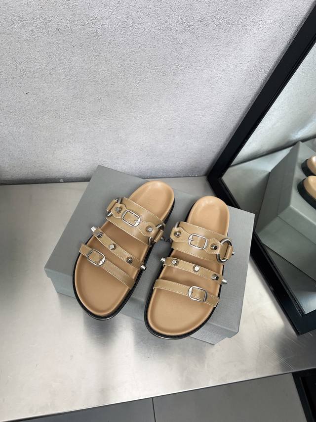 25ss Balenciaga 巴黎世家最新系列个性铆钉厚底水台拖鞋牛皮面35-41，出厂