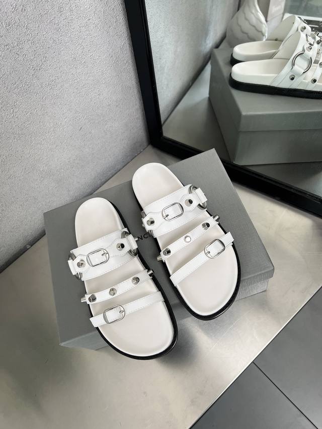 25ss Balenciaga 巴黎世家最新系列个性铆钉厚底水台拖鞋牛皮面35-41，出厂