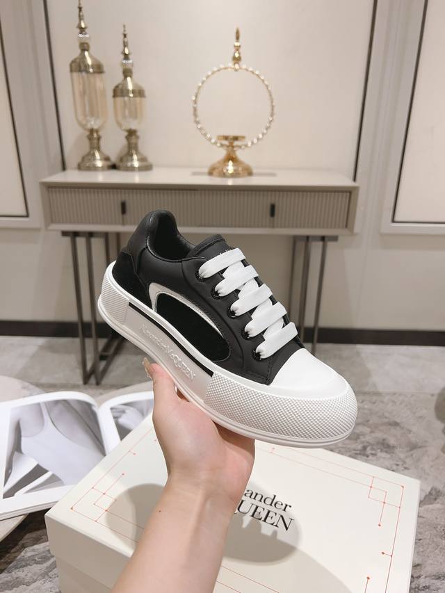 ALEXANDER MCQUEEN 亚历山大麦昆tread slick休闲板鞋原版1：1开发 大底：TPU面料: 进口丝绸牛皮内里: 水染羊皮垫脚: 牛皮垫脚码