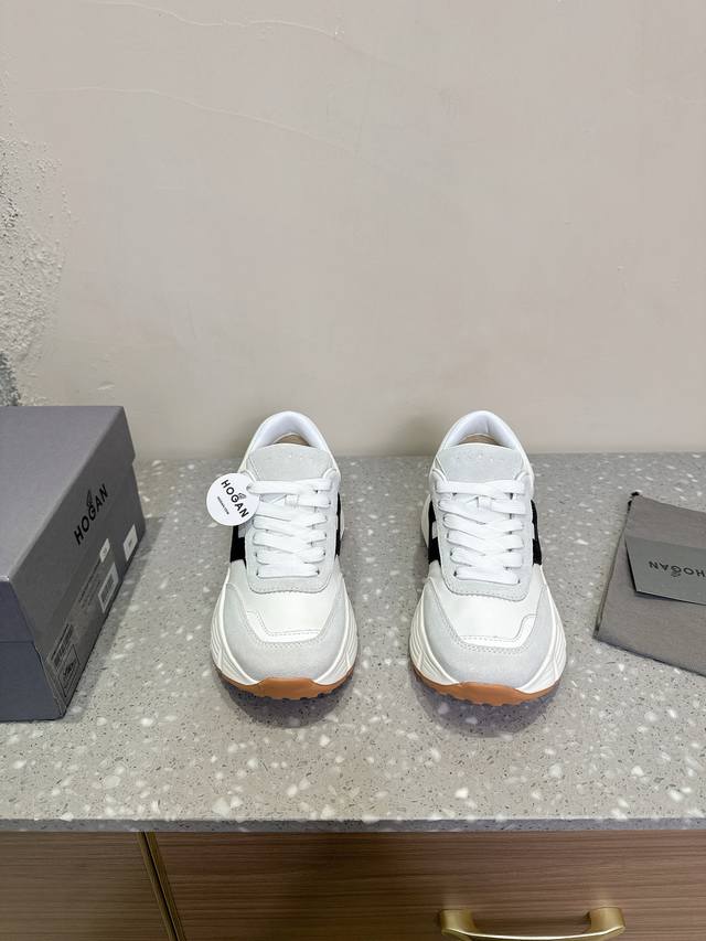 男码+10 HOGAN 霍根 25ss早春新款 情侣款 运动鞋 休闲鞋新品86er系列H671运动休闲鞋复古时尚厚底鞋，以经典而不失时尚的设计演绎品牌风格，纪念