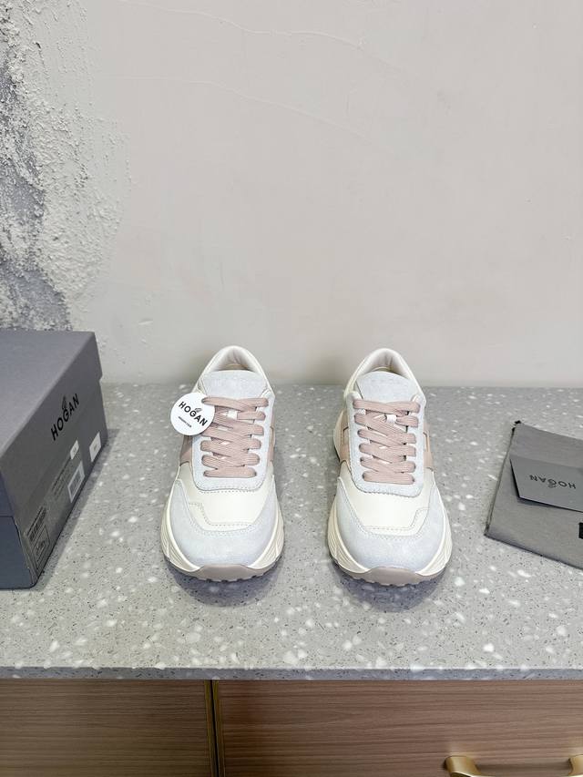 男码+10 HOGAN 霍根 25ss早春新款 情侣款 运动鞋 休闲鞋新品86er系列H671运动休闲鞋复古时尚厚底鞋，以经典而不失时尚的设计演绎品牌风格，纪念