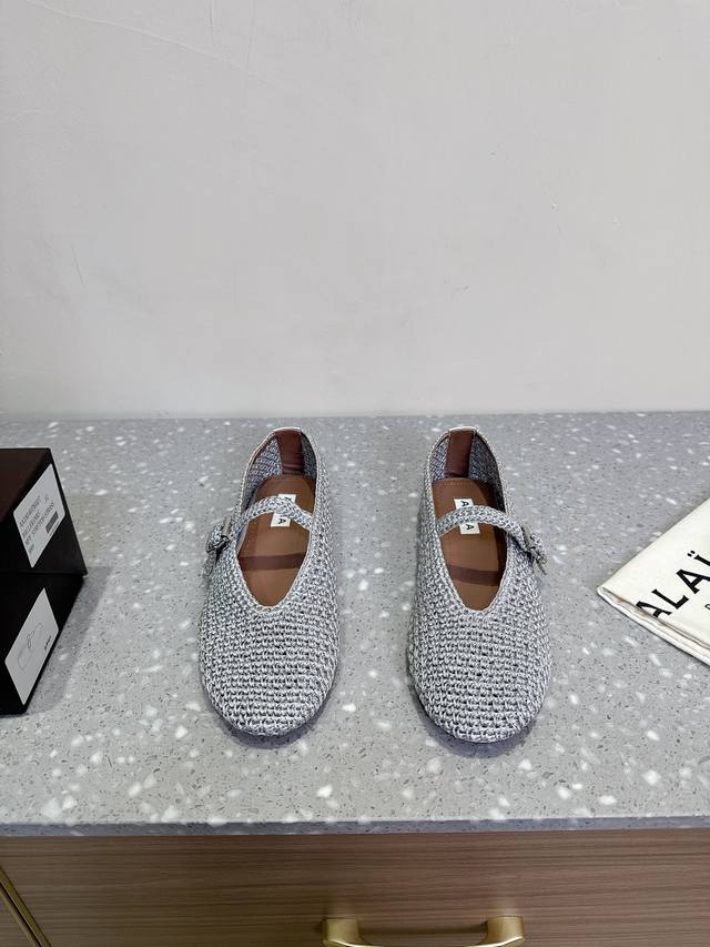 ALAIA 阿莱亚 小众潮牌 25ss春夏新款芭蕾舞鞋 法国高端一线高定品牌 AzzedineAlaia:时尚界最后的手艺人巴黎时装界以及全世界都享有盛誉维多利