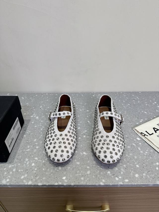 ALAIA 阿莱亚 小众潮牌 25ss春夏新款芭蕾舞鞋 法国高端一线高定品牌 AzzedineAlaia:时尚界最后的手艺人巴黎时装界以及全世界都享有盛誉维多利