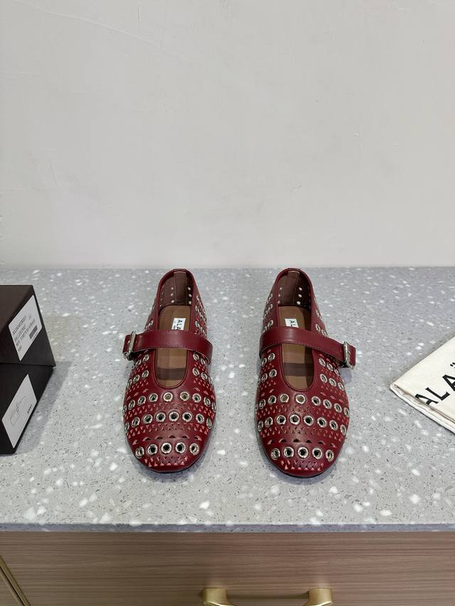 ALAIA 阿莱亚 小众潮牌 25ss春夏新款芭蕾舞鞋 法国高端一线高定品牌 AzzedineAlaia:时尚界最后的手艺人巴黎时装界以及全世界都享有盛誉维多利