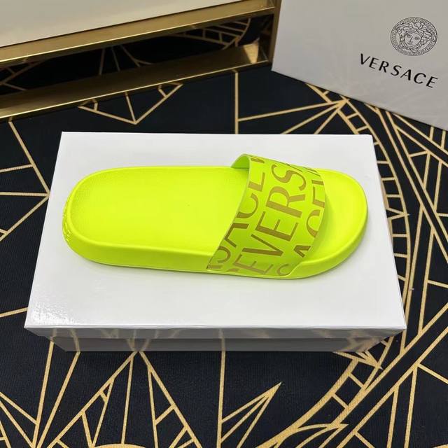 范思哲拖鞋 男鞋高端品牌 官网1:1最新力作：原版开模定制，面料釆用进口原版材料制作，升级版大底，更轻便，防滑。市场顶级品质，简单不失品味，潮人必备，时尚就在脚