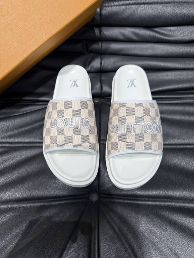 38-45 45定做 Louis V*高端精品 奢品拖鞋，1:1高端品质，休闲阳光宽松舒适型，最高版本高品质精品，经夏季必入哦！