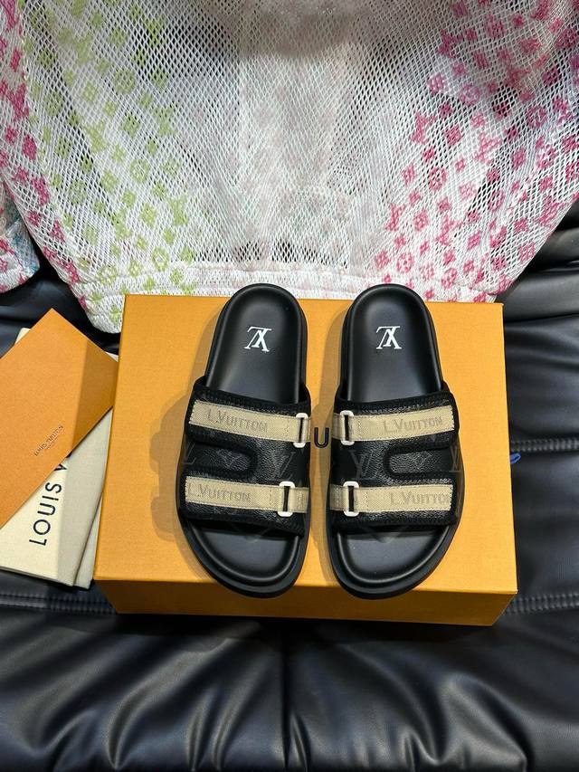 38-45 45定做 Louis V*高端精品 奢品拖鞋，1:1高端品质，休闲阳光宽松舒适型，最高版本高品质精品，经夏季必入哦！