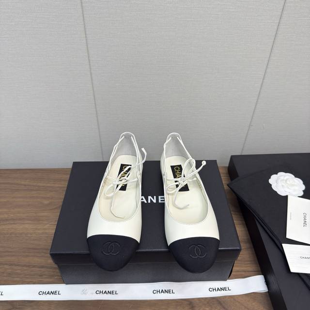 Chanel 25p 新款 玛丽珍 单鞋系列 平底芭蕾便鞋 专柜简直疯抢了，各大社交平台热门晒图，这期的走秀款绝对太帅了，绝对是这一季最热门的款式，专柜仙女们真