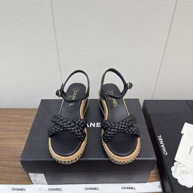 Chanel 25s 最新春夏 编织带坡跟 拖鞋凉鞋 ins&小红书巨多网红上身！上脚超性感！真的太美了！高级穿着又仙女简约时髦又有设计感 而且都非常非常好穿实