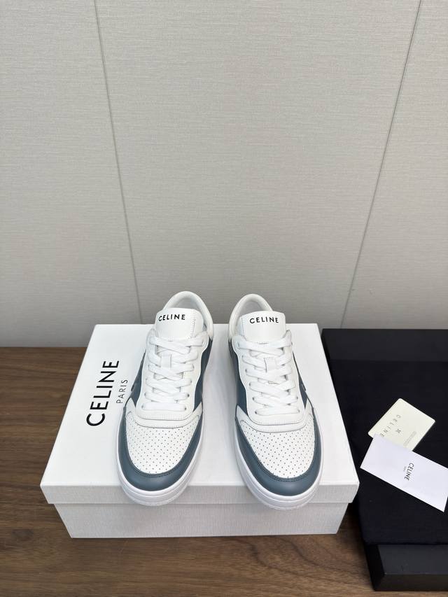 顶级版本 薄底 厚底 CELINE赛琳 25 最新 系带 厚底 休闲鞋干净利落，增高显腿细，无论是单穿还是搭配阔腿裤，高街又复古一起来做CELINE女孩鞋面：进