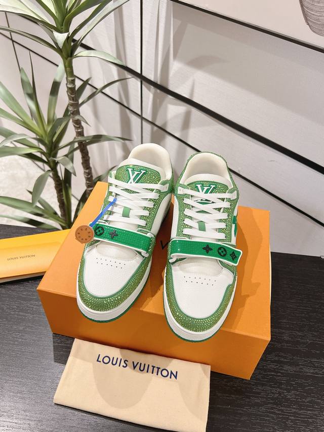 顶级版本 面包钻鞋情侣款Louis*Vuitto* LV Trainer 运动欧洲代购1W RMB购入历时一个月爆拆开发 大底和面料私模 鞋面更是报废了三套模具
