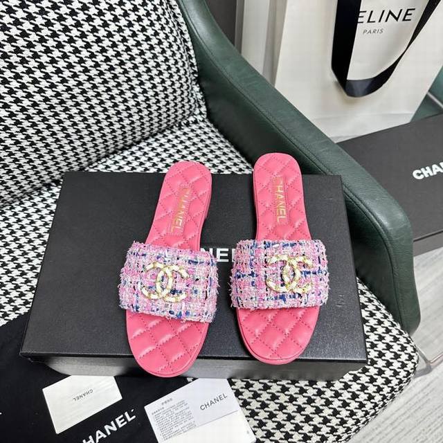 Chanel 24ss小香花朵拖鞋真皮200，橡胶 顶级专柜品质 每年必入的经典款之一！最新出蝴蝶结钻扣搭配设计 更加彰显和品味～所有材质都根据原版定制！购入正