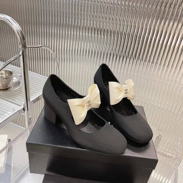 出厂价 Chanel香奈儿24C早春新品蝴蝶结玛丽珍单鞋可盐可甜 高级感满满！原版1：1圆头楦型+原版一致蝴蝶花________________________